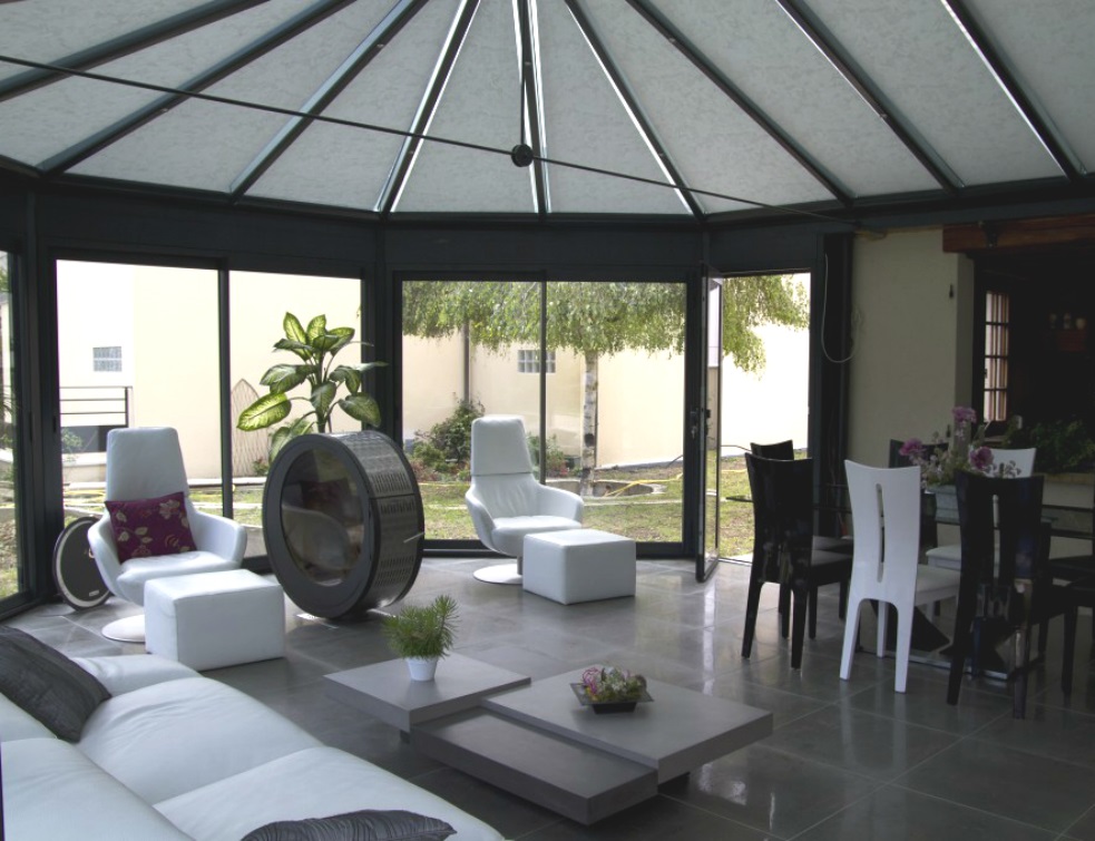 VEGA : Store de protection solaire pour vérandas victoriennes et à chevrons tubulaires